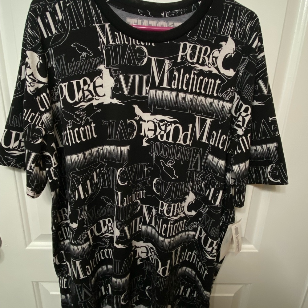 LuLaRoe Black and White Graphic Top